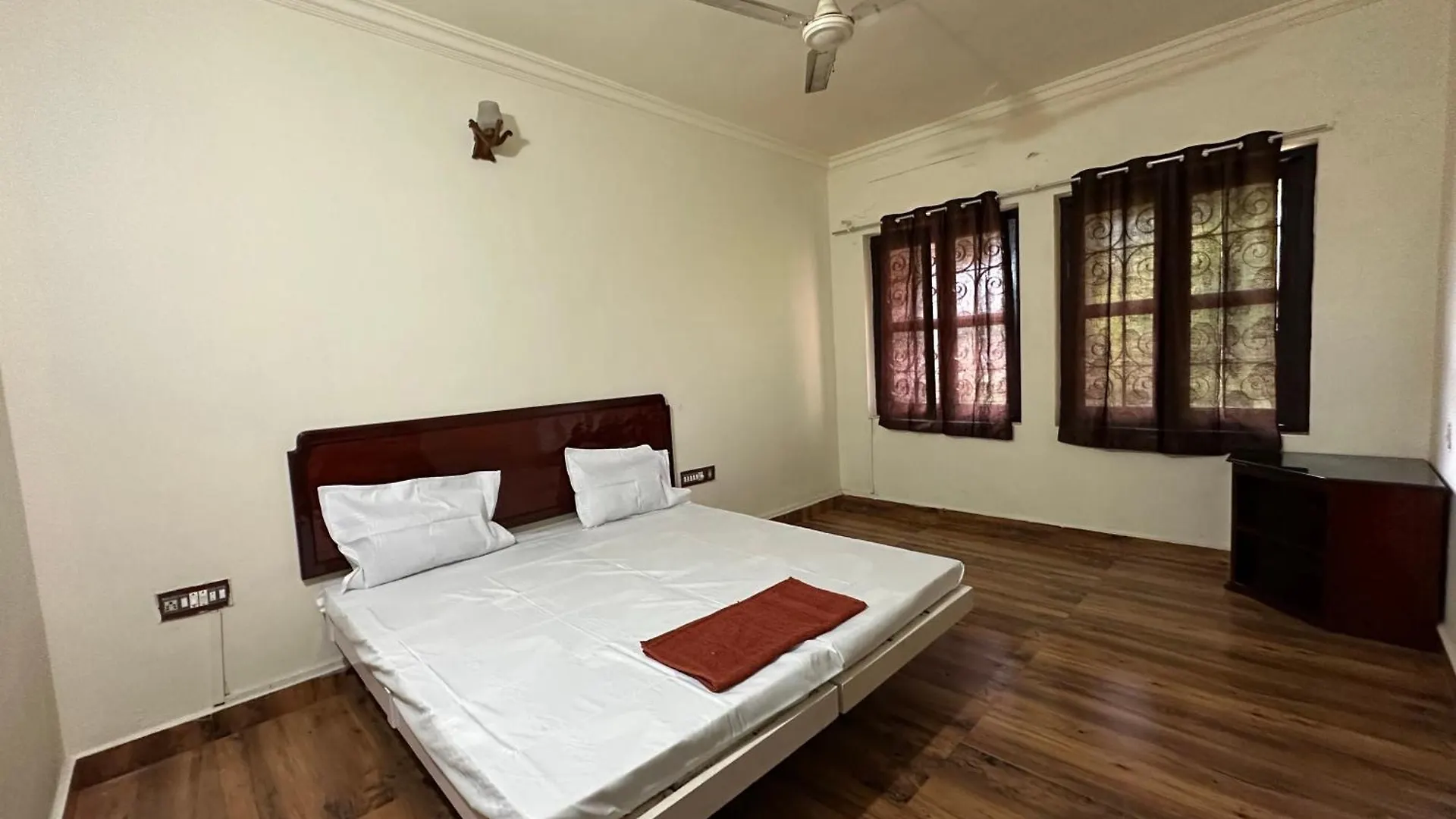 Lodge Athens Hotel Alappuzha India